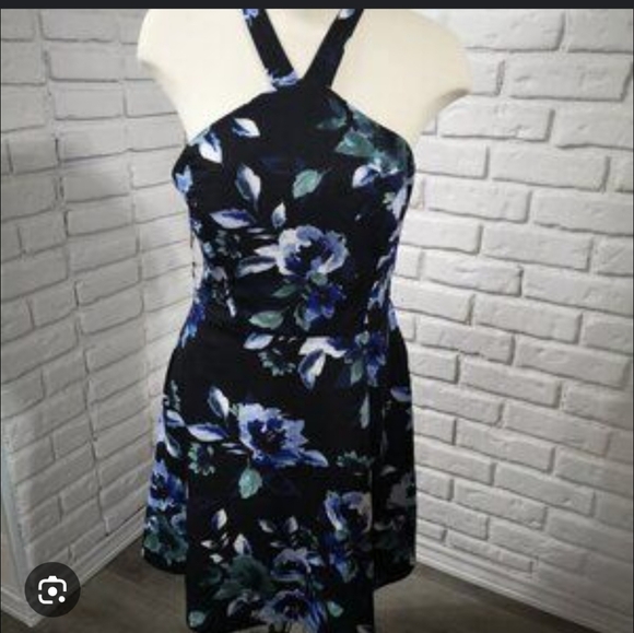 Xtraordinary Black and Blue Floral Backless Dress, Medium🖤💙 Like New Condition - Picture 7 of 8
